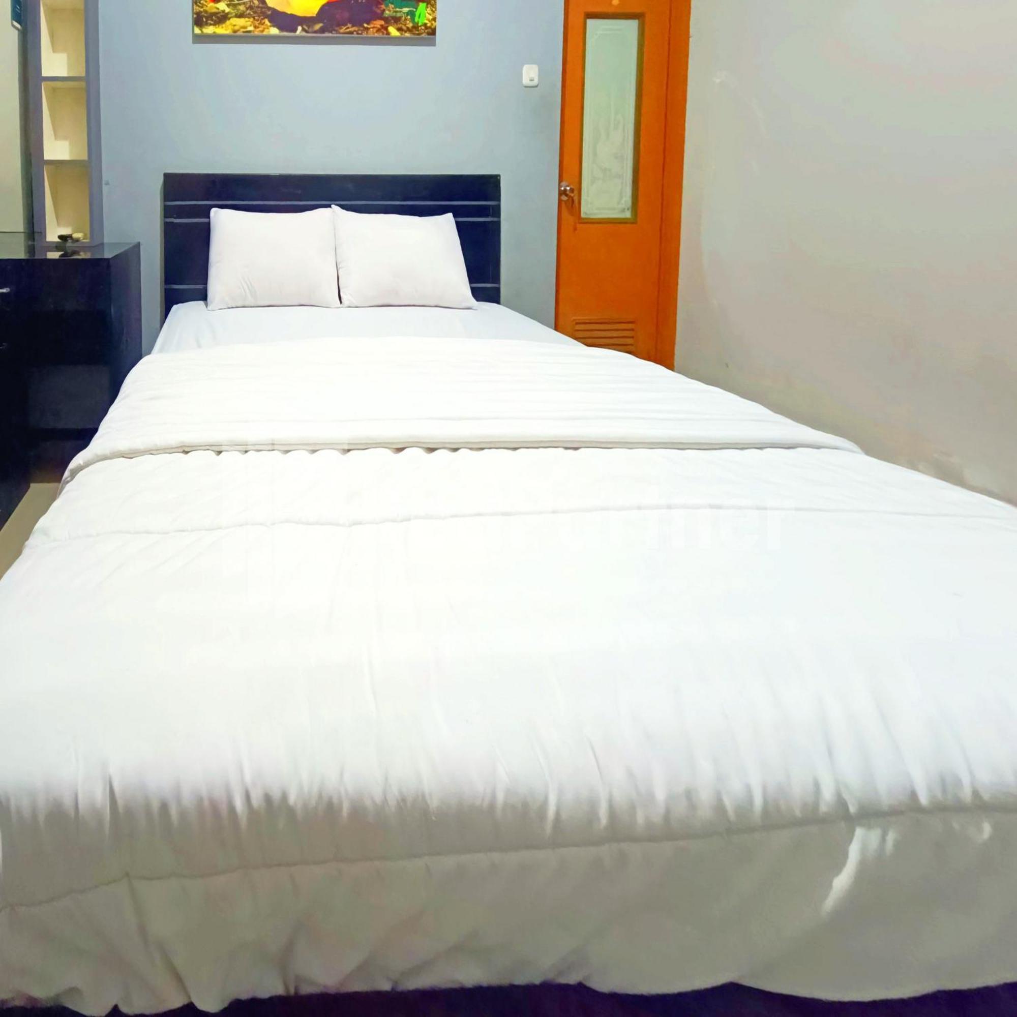 D'Waru Homestay Syariah Near Jl Slamet Riyadi Mitra Reddoorz Surakarta  Экстерьер фото