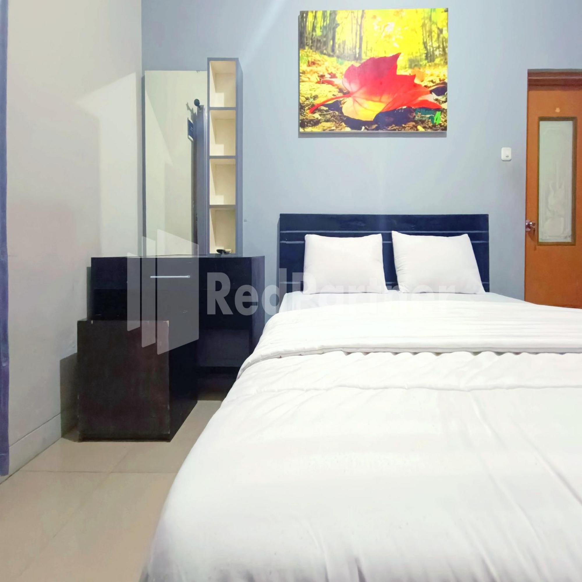 D'Waru Homestay Syariah Near Jl Slamet Riyadi Mitra Reddoorz Surakarta  Экстерьер фото
